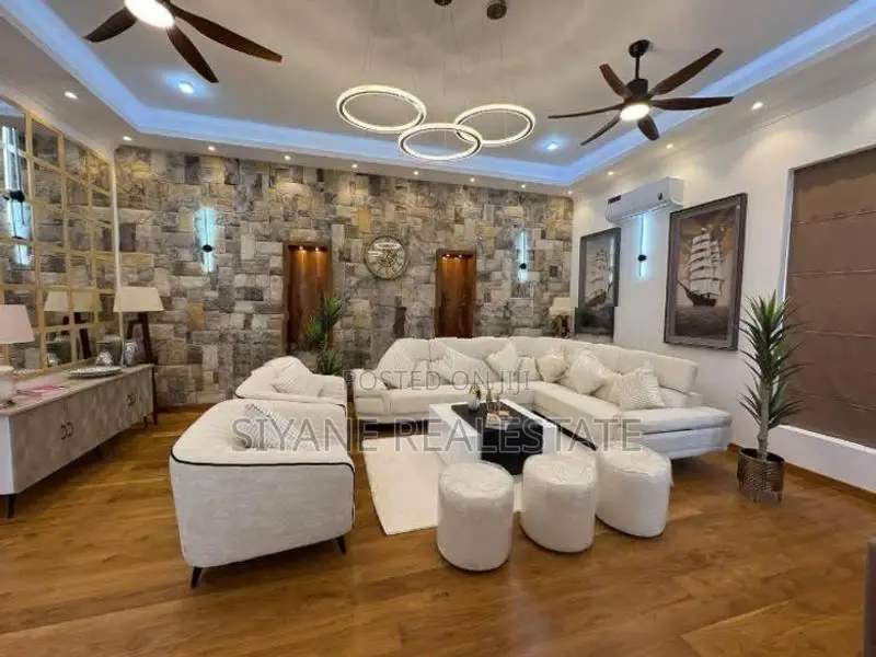 Beautiful Luxury Residence for Sale in Pelawatta