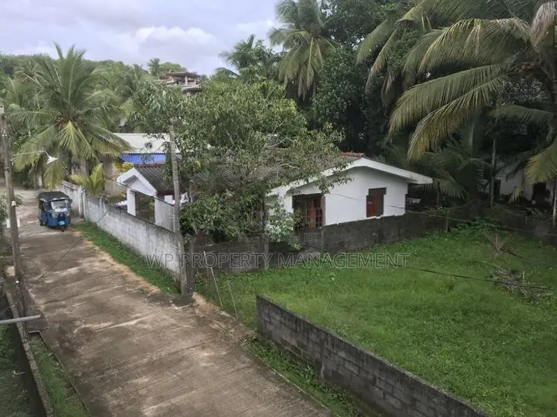 Valuable 9-Perch Square Land for Sale in Panadura