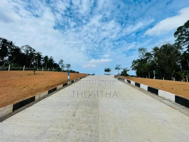 Kalagedihena Land for Sale