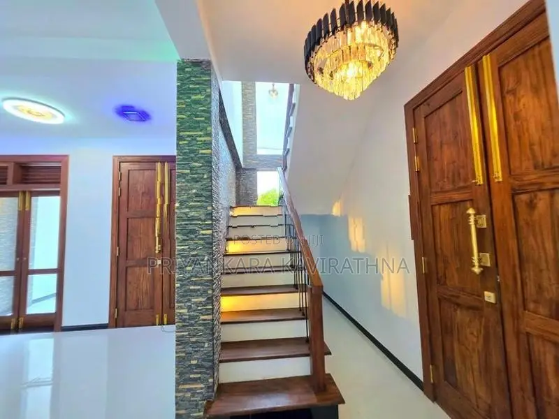 Luxury House For Sale in Kahatuduwa