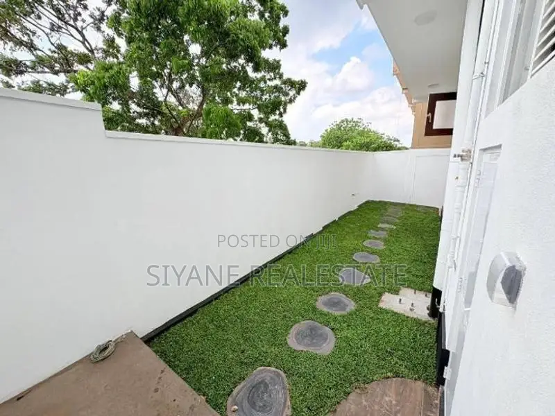 Luxury Beautiful 3 Storey House For Sale In Malabe