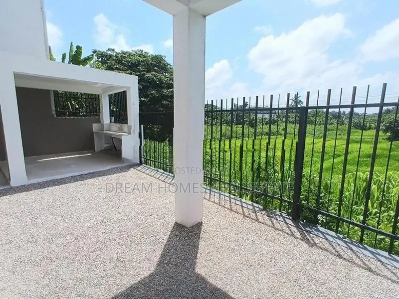 Luxury Brand New House for Sale in Boralesgamuwa