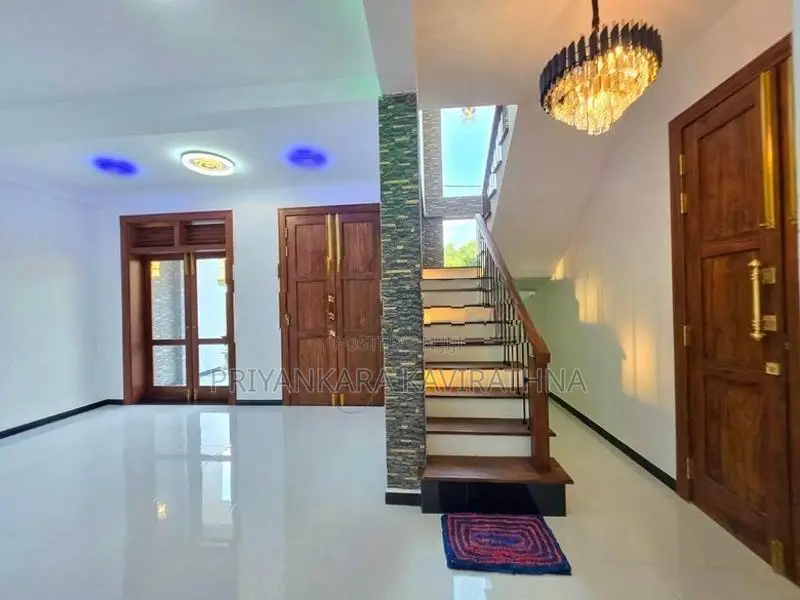 Luxury House For Sale in Kahatuduwa