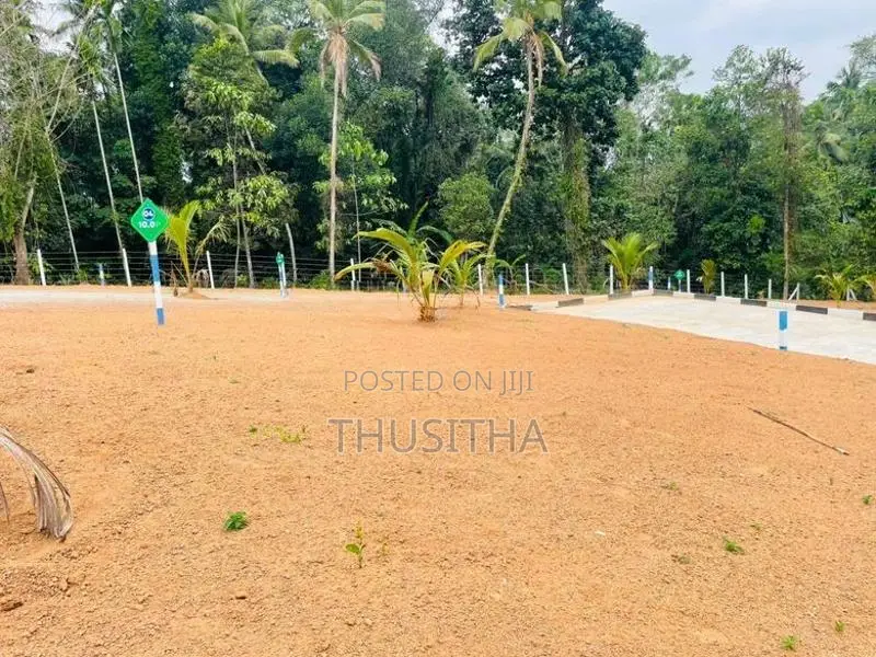 Kalagedihena Land for Sale