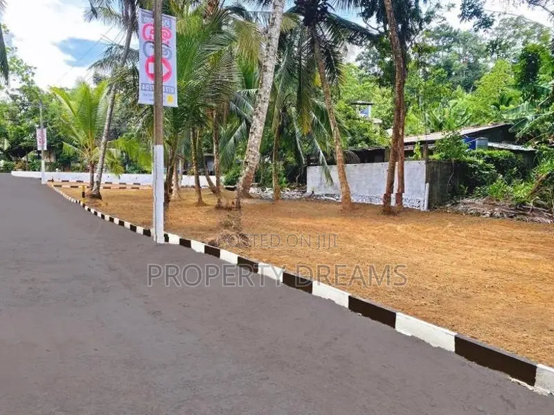 Land for Sale in Athurugiriya