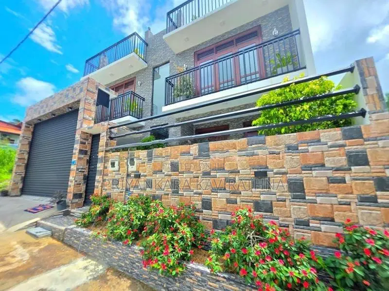 Luxury House For Sale in Kahatuduwa