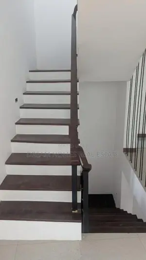 Newly Build Luxury House for Rent Thalawathugoda