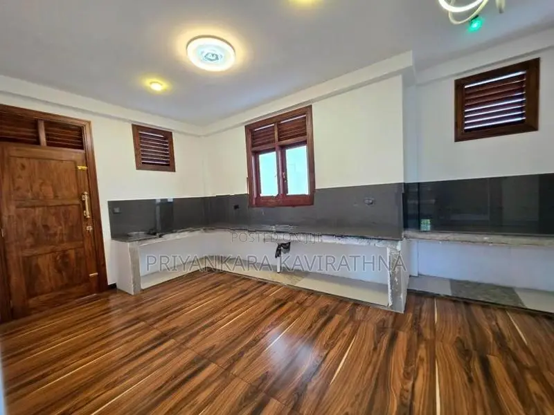 Luxury House For Sale in Kahatuduwa