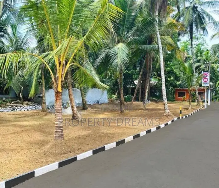 Land for Sale in Athurugiriya