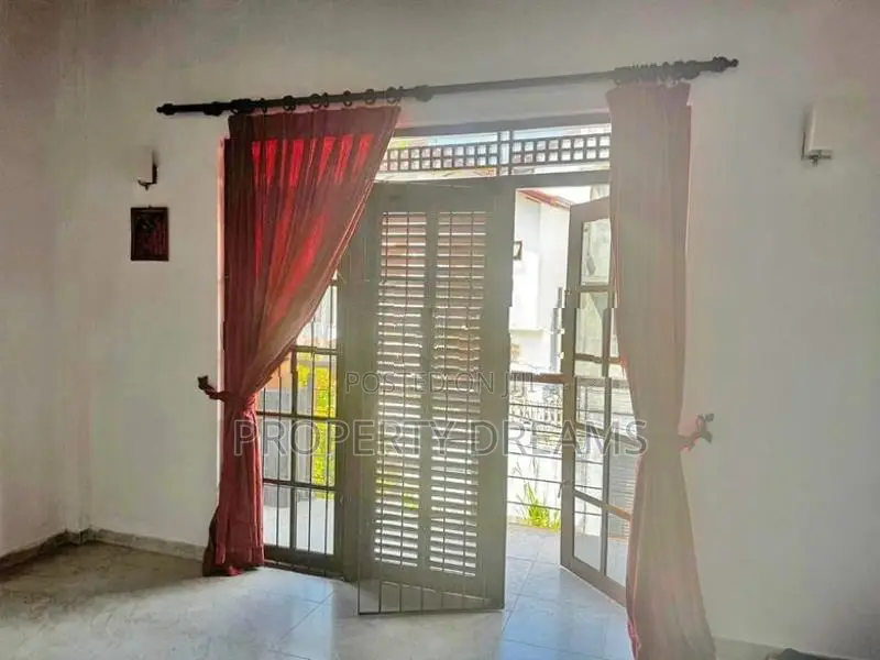 Residential House for Sale at Pannipitiya