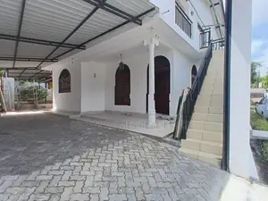 Large Family House for Rent in Pannipitiya – 7 Bedrooms