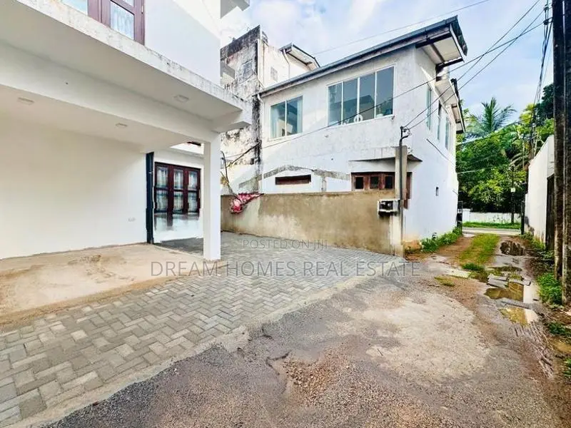 Spacious Two-Story House with Annex for Sale in Jayanthipura