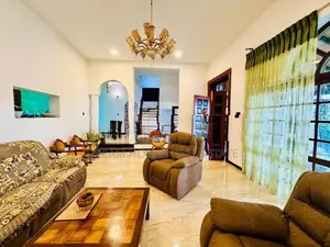 6 Bedroom Modern House with Rooftop for Sale – Battaramulla