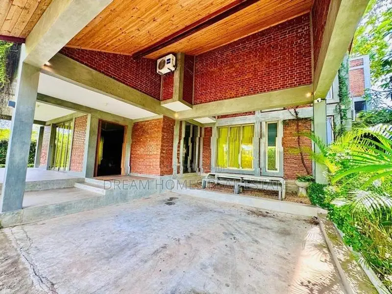 Luxury House Surrounded by Nature – Kalapaluwawa