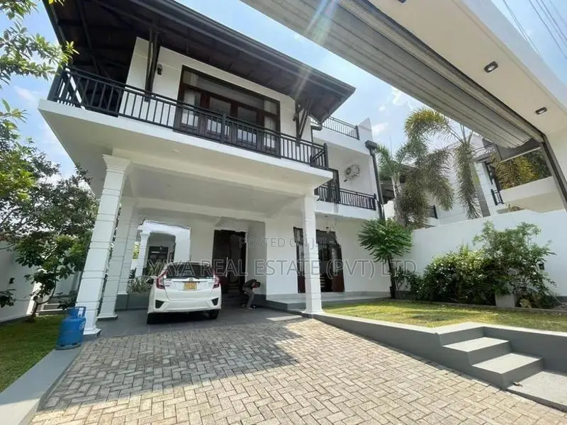Luxury House For Sale In Athurugiriya