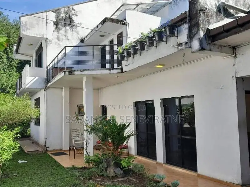 Well Built & Designed House For Sale in Kelaniya With SOLAR