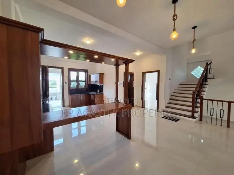 Boralesgamuwa Town Super Luxury House for Sale Faddy Feild View