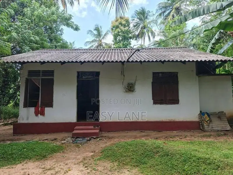 Pannala නිවසක් සමඟ පර්චස් 17ක ඉඩමක් / SA 15140