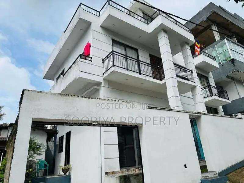 Modern 2 Story House for Sale in Piliyandala