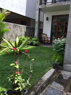 Luxury 4 Bedroom House for Sale in Battaramulla