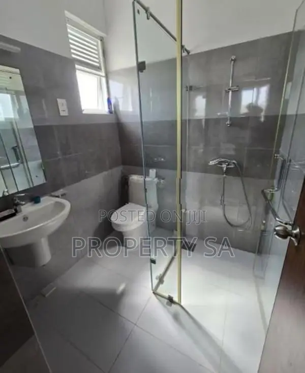 3 Bedroom Apartment for Rent in Colombo 5