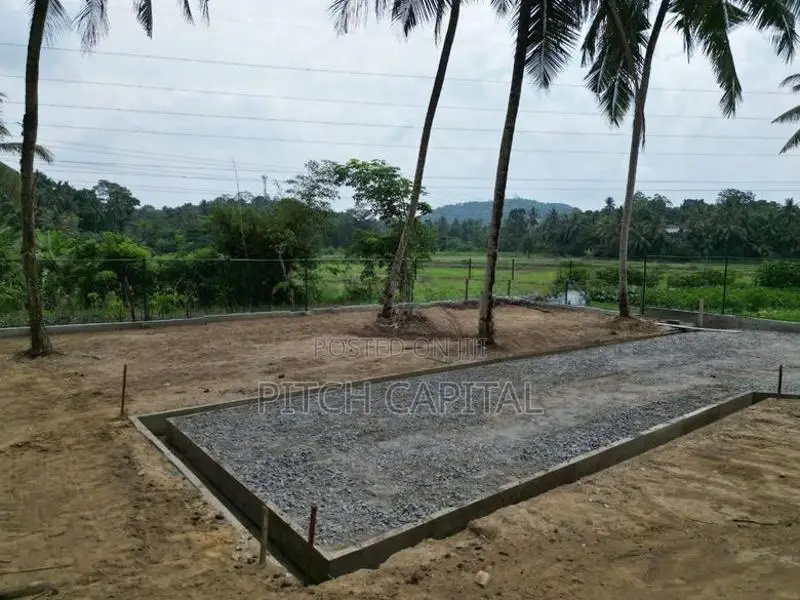 මාලඹේ අතුරුගිරියෙන් සියලු පහසුකම් සහිත ඉඩමක්