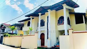 Spacious Luxury Two-Storey House for Sale – Kotte (Angampitiya Road)