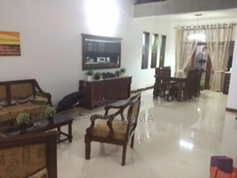 Luxury 4 Bedroom House for Sale in Battaramulla