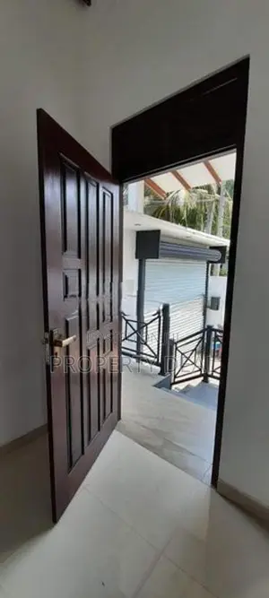 4 Bedrooms House For Sale in Battaramulla - PDH273
