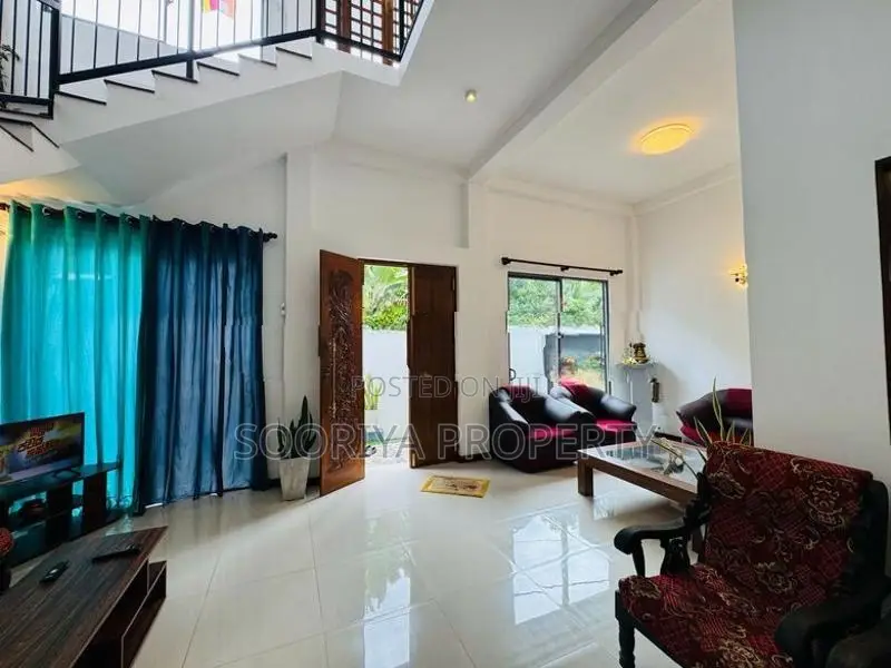 Modern 2 Story House for Sale in Piliyandala