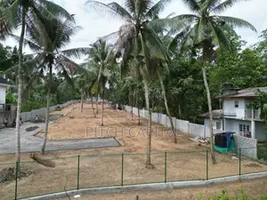 මාලඹේ අතුරුගිරියෙන් සියලු පහසුකම් සහිත ඉඩමක්