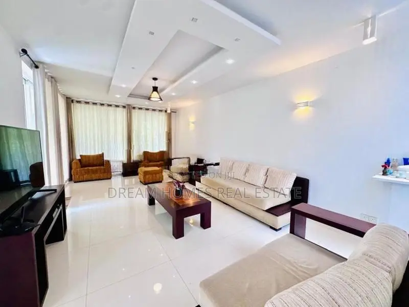 Exclusive Luxury Residence with Rooftop Terrace – Gothatuwa