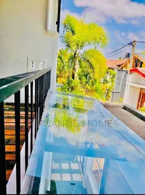 All Good Well Built 4Br Mint Condition Upstair House Sale Jaela Town