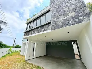 Battaramulla Thalahena 5 BR Luxurious House For Sale