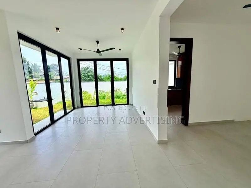 Battaramulla Thalahena 5 BR Luxurious House For Sale