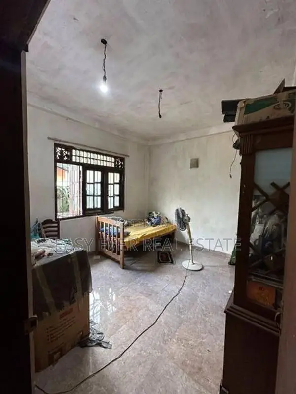තලවතුගොඩ නගරයට මීටර් 300කින් නිවසක් / UP 15095