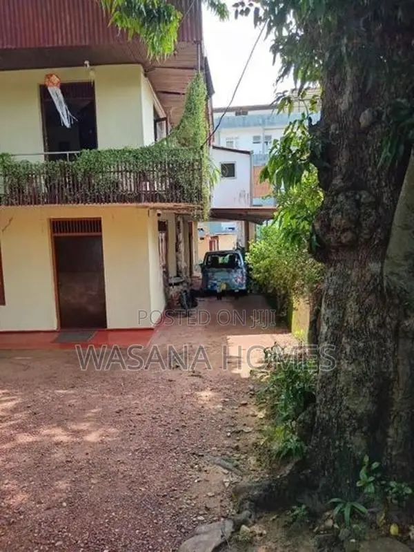 Valuable House for sale Land Value only Nugegoda