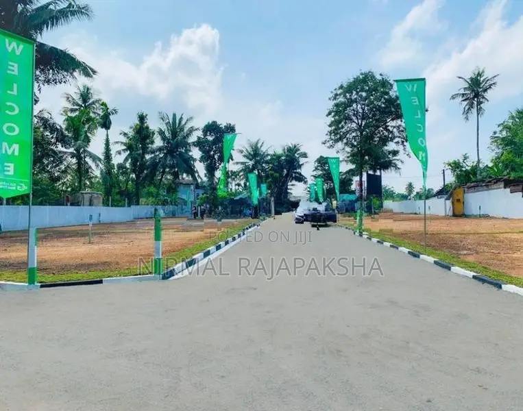 Luxury Land Plots for Sale in Athurugiriya