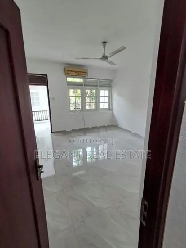 04 Bedroom Unfurnished 02 Storied House for Rent in Colombo 07 (A6369)