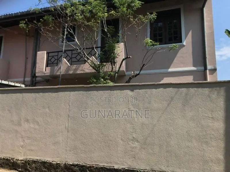 Upstair House for Rent in Battaramulla