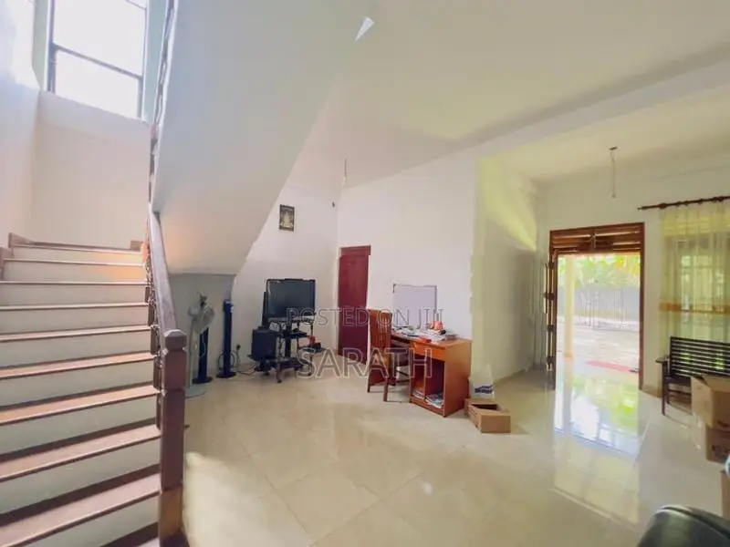 දෙමහල් නිවසක් විකිනීමට - Athurugiriya