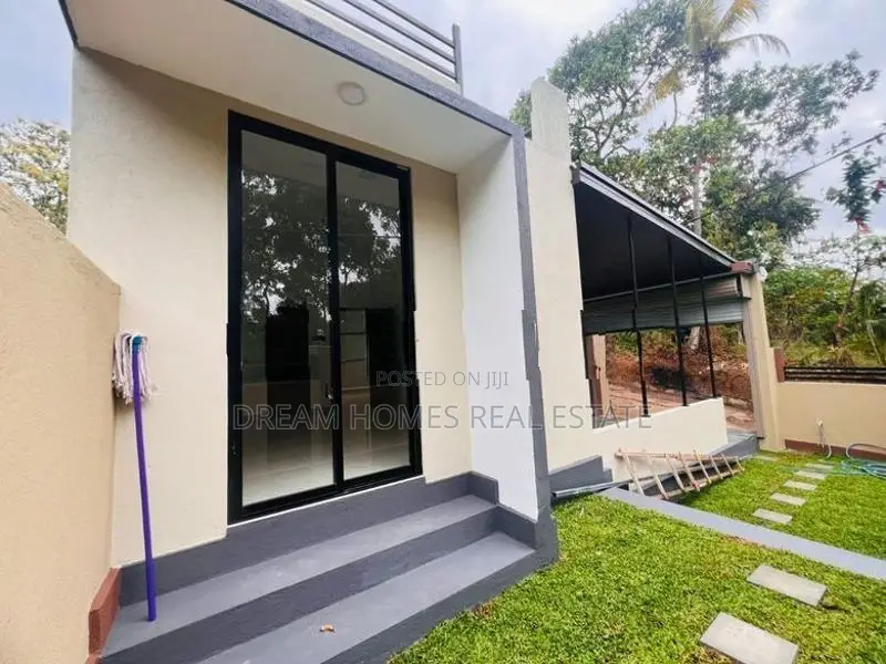 Luxury Designed 3 Bedroom House for Sale – Kesbewa