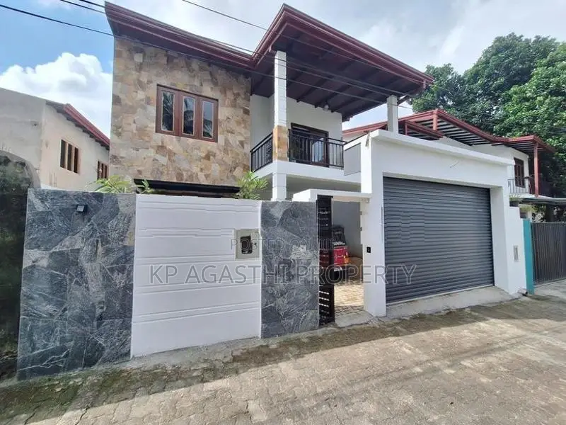 Thalawathugoda Luxury House for Sale