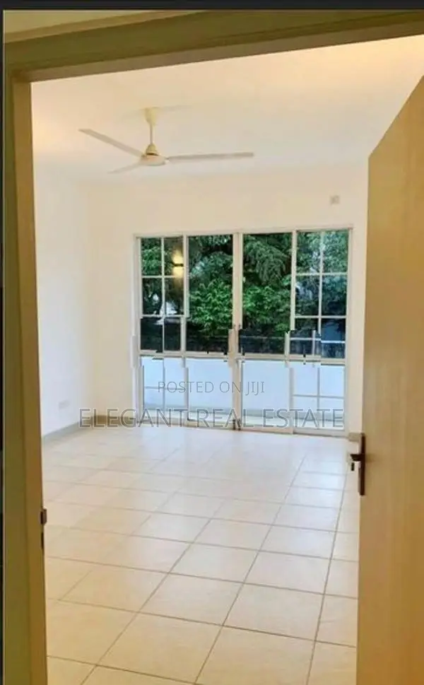 05 Bedroom Unfurnished 03 Storied House for Rent in Colombo 08 (A468)