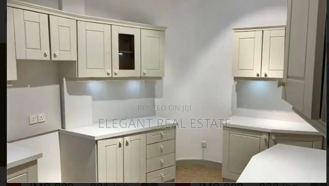 05 Bedroom Unfurnished 03 Storied House for Rent in Colombo 08 (A468)