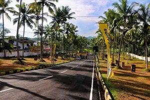 ප්‍රධාන බස් පාරට මුහුණලා බිම්කොටස් කිරිවත්තුඩුව