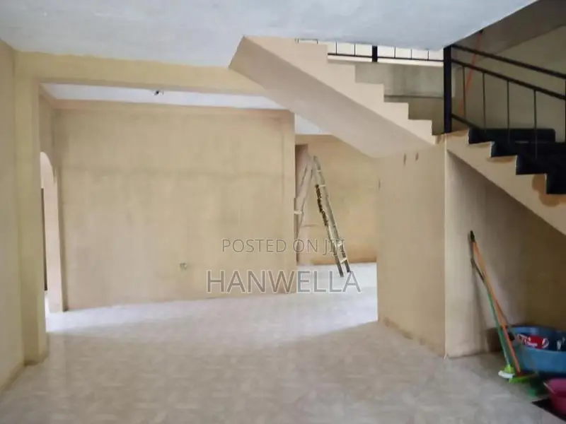 Land with 5BR 2 Story House for Sale - Hanwella