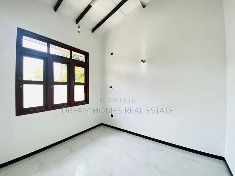 Brand-New Single-Story Family Home with Modern Amenities – Athurugiriy