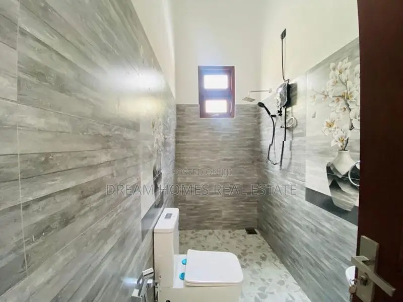 Brand-New Single-Story Family Home with Modern Amenities – Athurugiriy