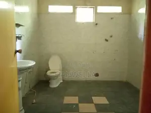 Land with 5BR 2 Story House for Sale - Hanwella